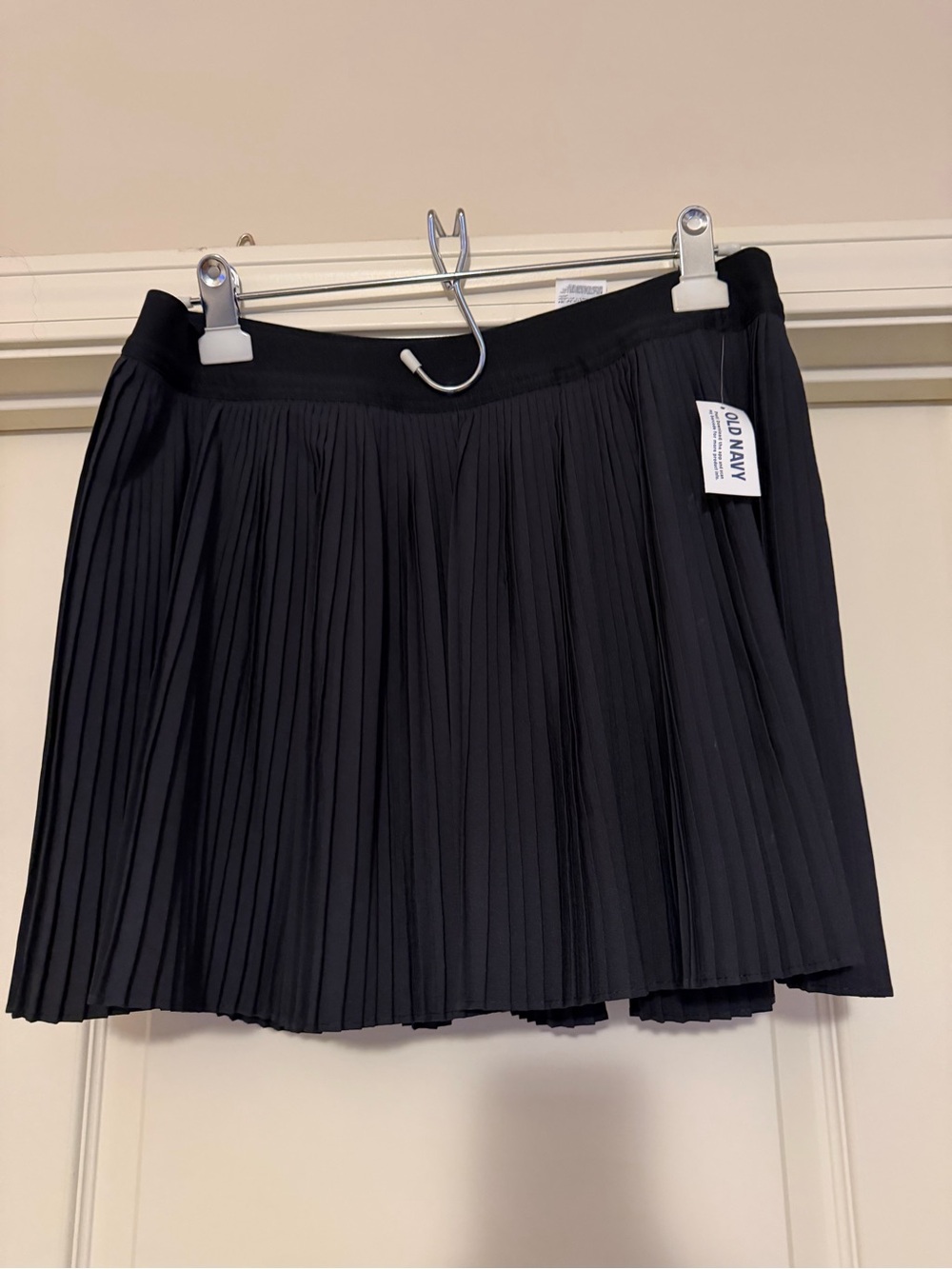Old Navy Black Pleated Athletic Skirt